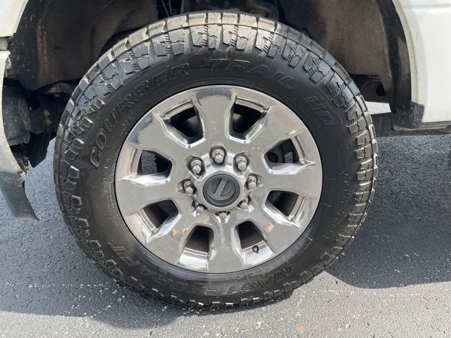 Used 2019 White Ford Lariat image 17