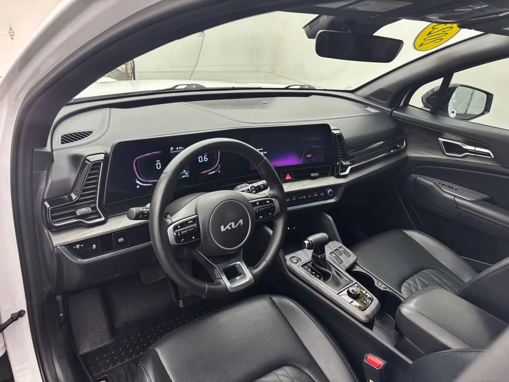 Used 2023 White Kia X-Line image 19