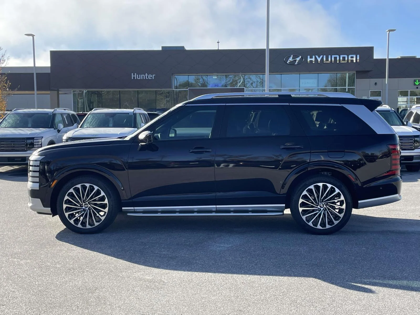 Used 2026 Galaxy Maroon Pearl Hyundai Calligraphy image 25