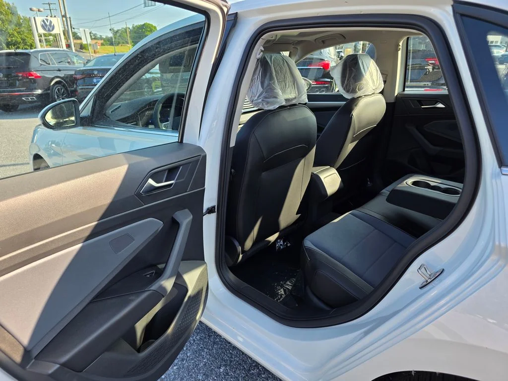 New 2026 Opal White Pearl Volkswagen 1.5T SE image 28