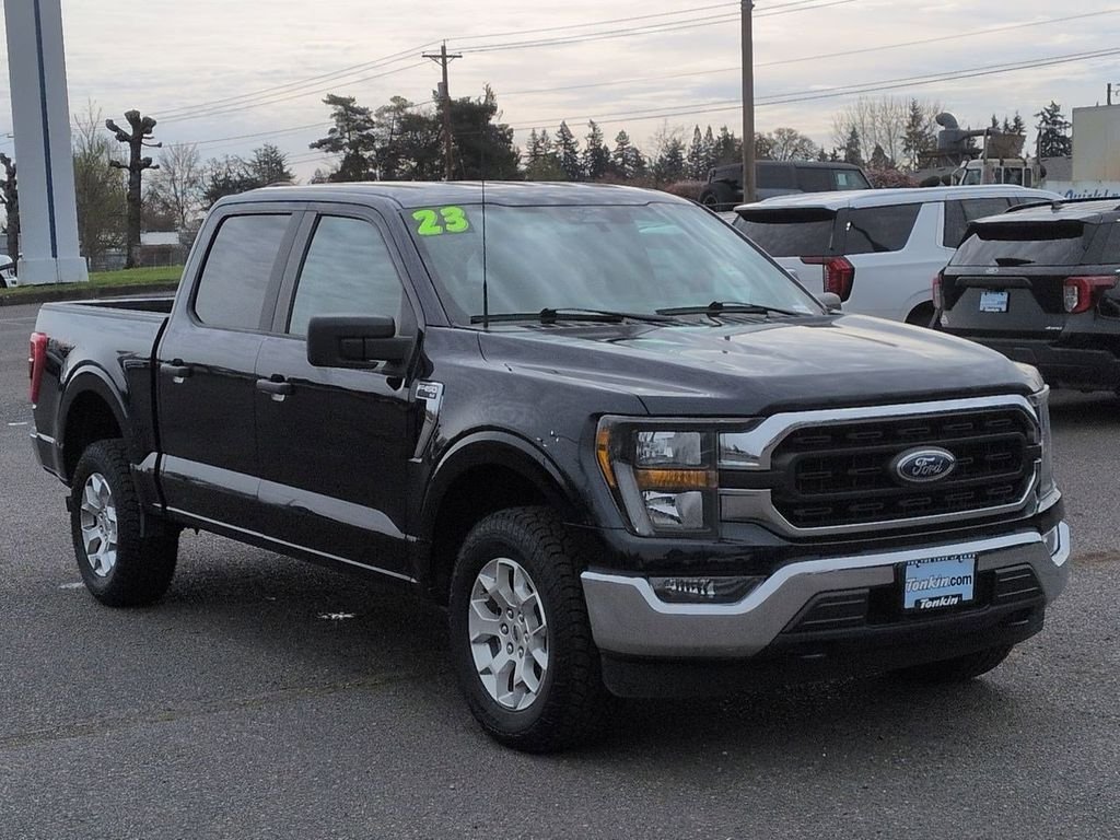 Used 2023 Blue Metallic Ford XLT image 6
