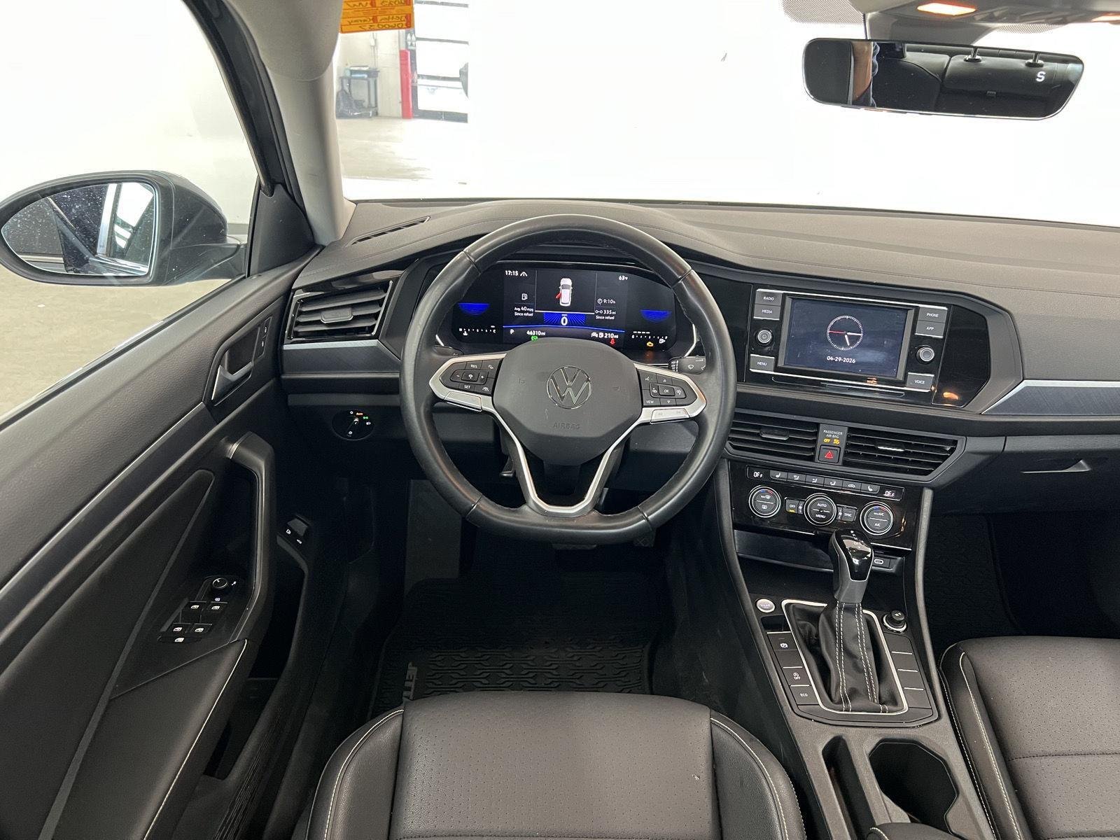 2023 Volkswagen Jetta SE - Photo 29