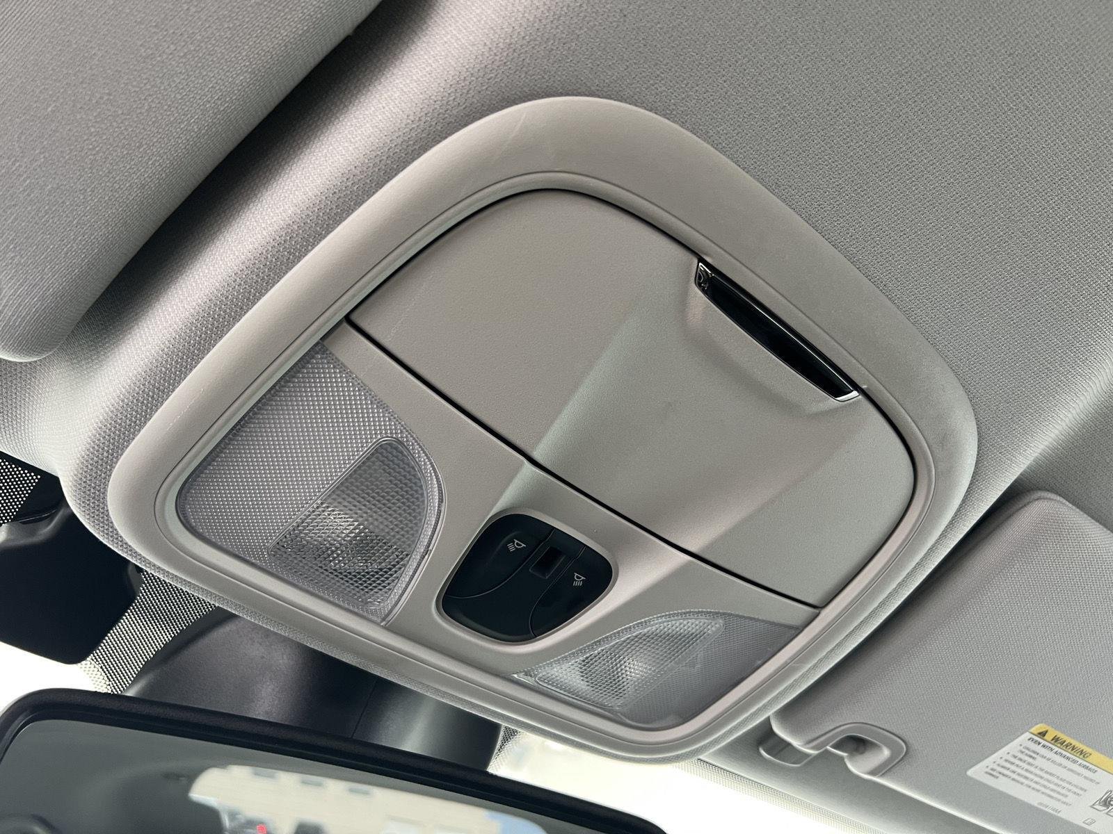 2021 Jeep Cherokee Latitude Lux - Photo 20