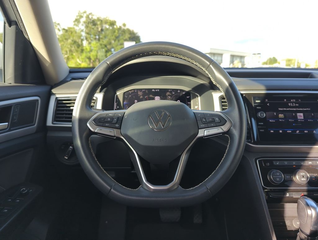 Used 2022  Volkswagen 3.6L V6 SE w/Technology image 17