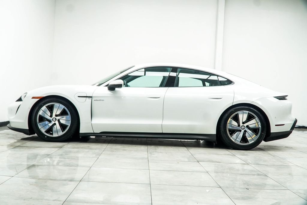Used 2024 White Porsche Base image 14