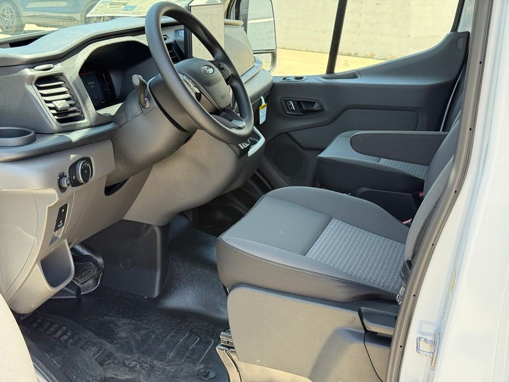 New 2026 Oxford White Ford Cargo Van image 5