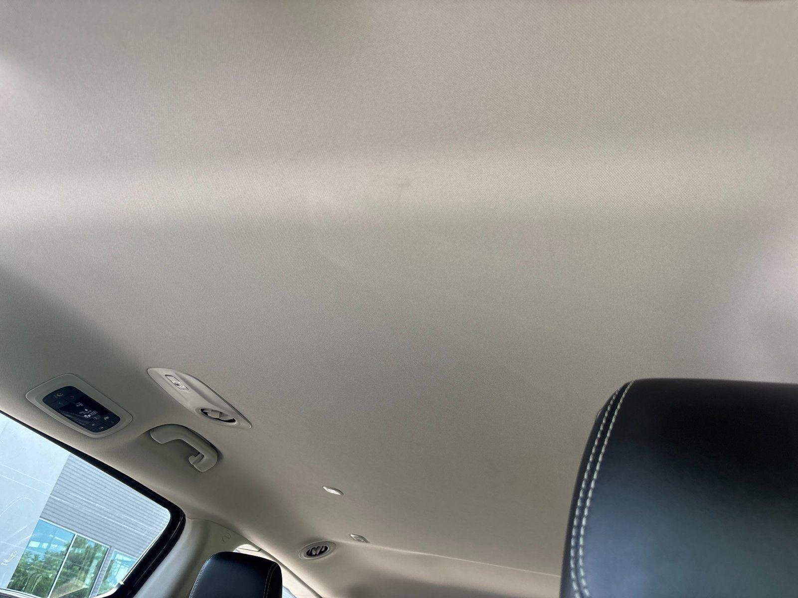 Used 2023 Ceramic Gray Clearcoat Chrysler Hybrid Touring L image 30