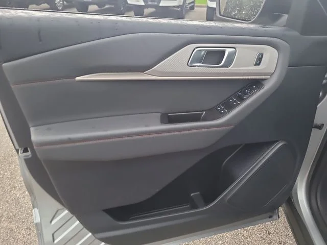 Used 2025 Silver Ford Active image 19