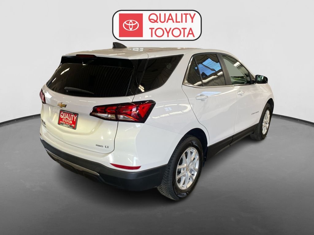 Used 2022 White Chevrolet LT image 3