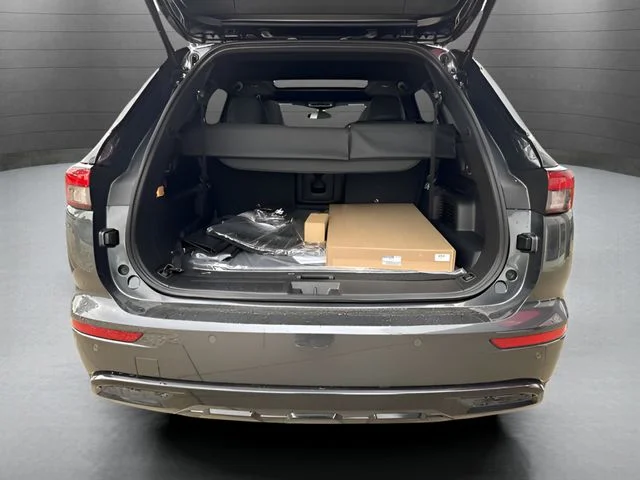 New 2026 Gray Nissan Platinum image 22