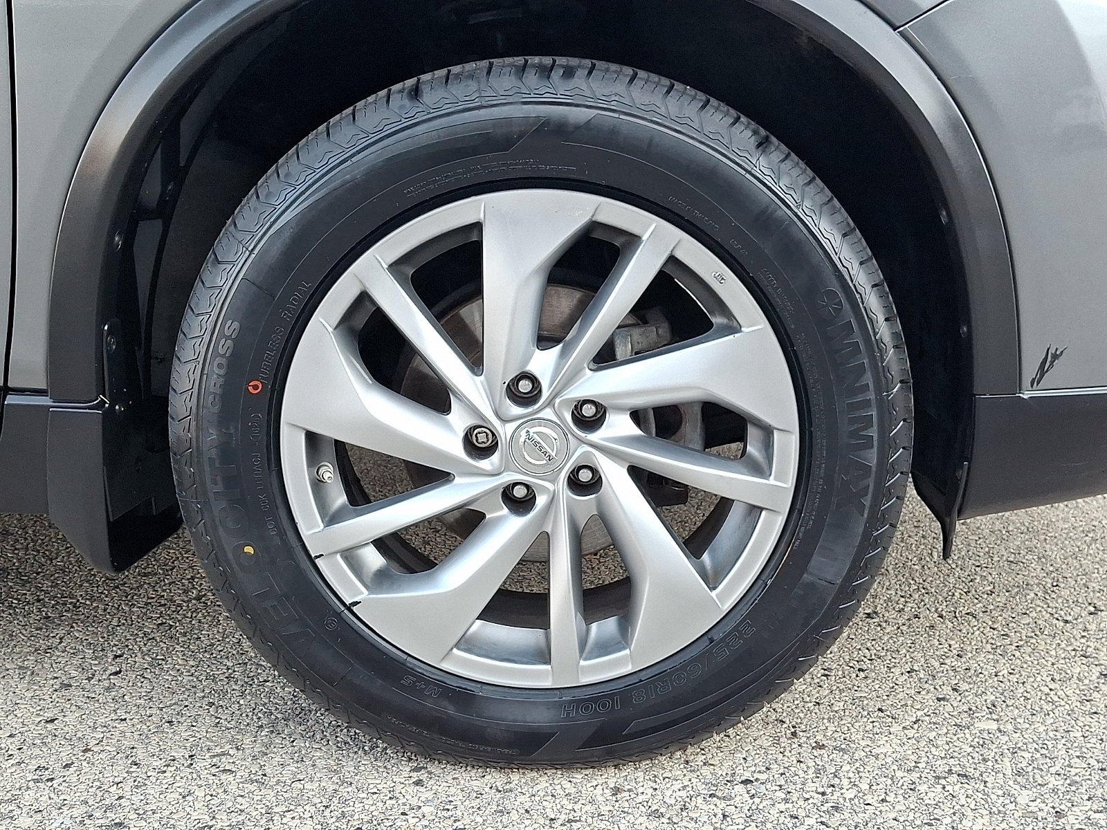 Used 2014 Gun Metallic Nissan SL image 7