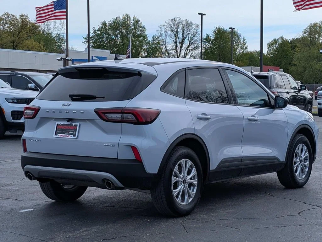 Used 2025 Silver Ford Active image 7