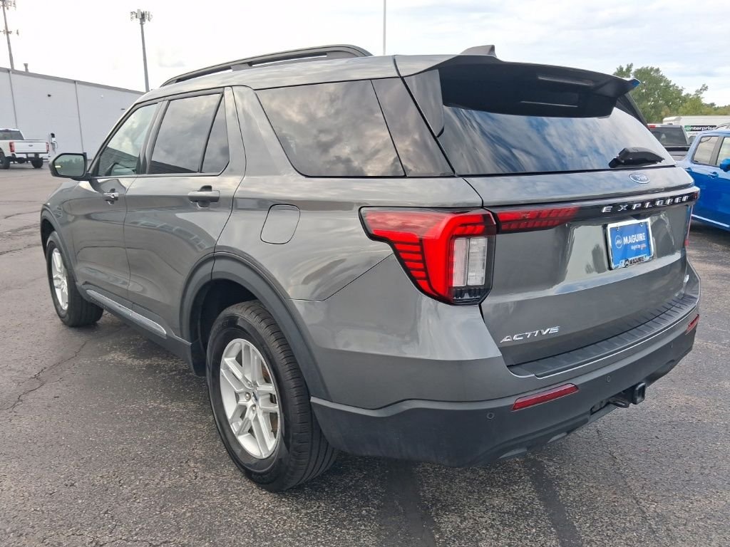 Used 2025 Gray Metallic Ford Active image 3