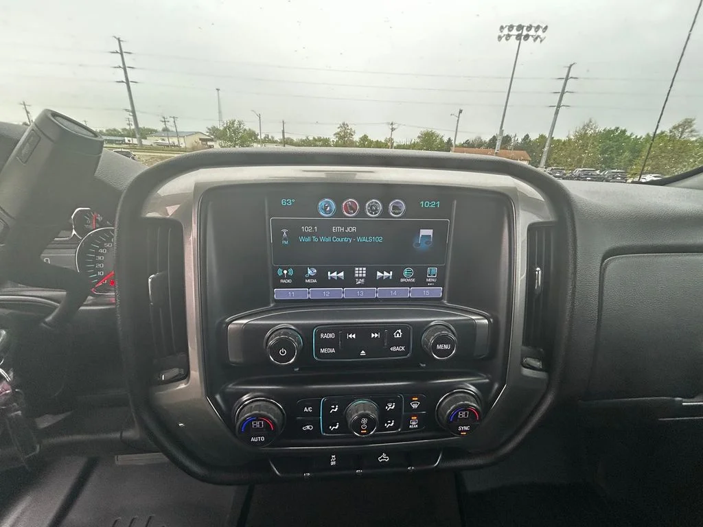 Used 2018 White Chevrolet LT image 15