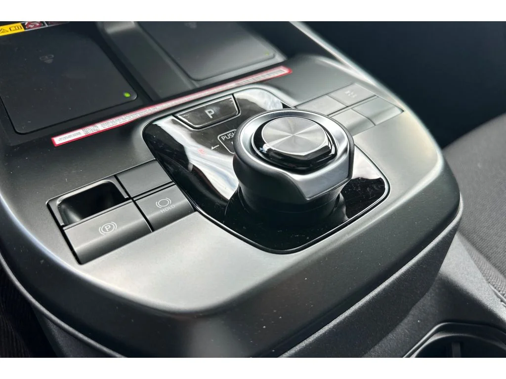New 2026 METROPOLIS GRAY METALLIC Subaru Premium FWD image 21