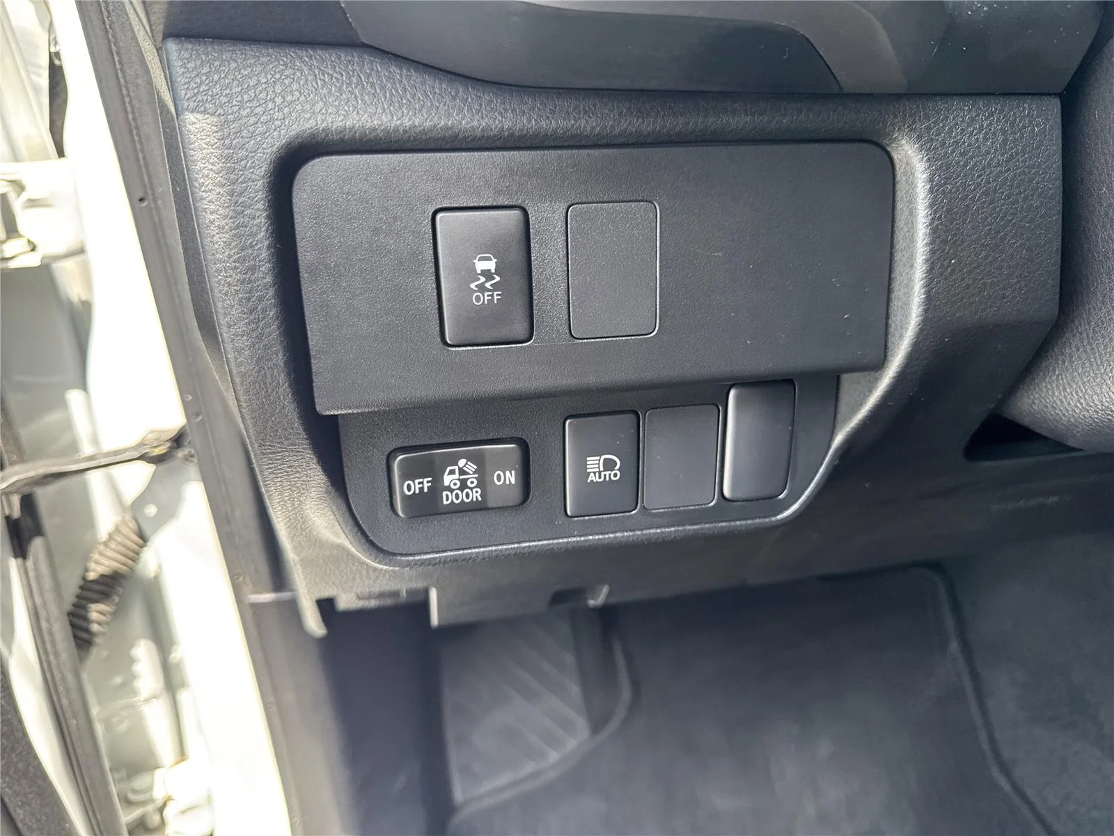 Used 2023 Ice Cap Toyota SR5 V6 image 19
