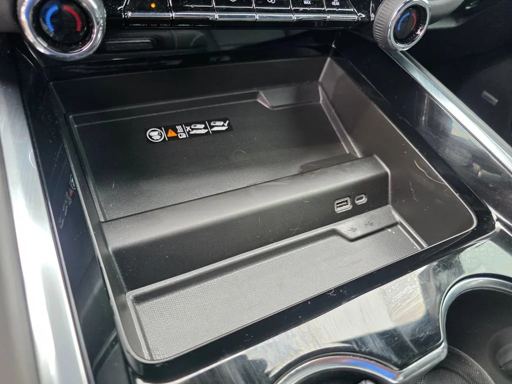 Used 2025 Sterling Gray Metallic Chevrolet Premier image 18