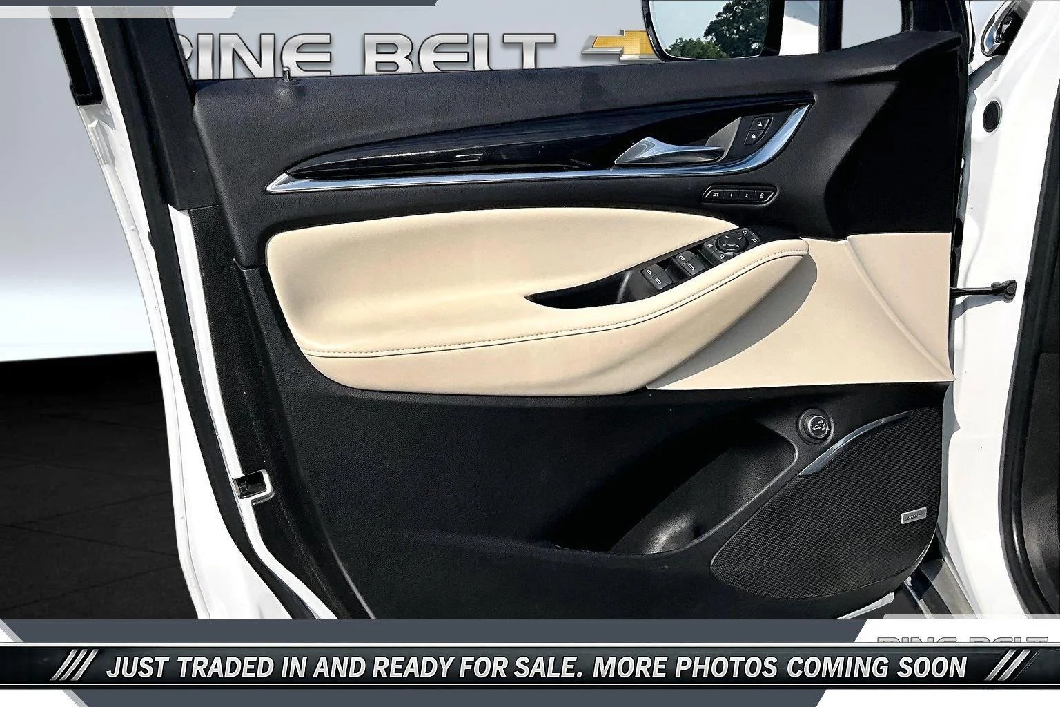 Used 2022 Summit White Buick Premium image 17