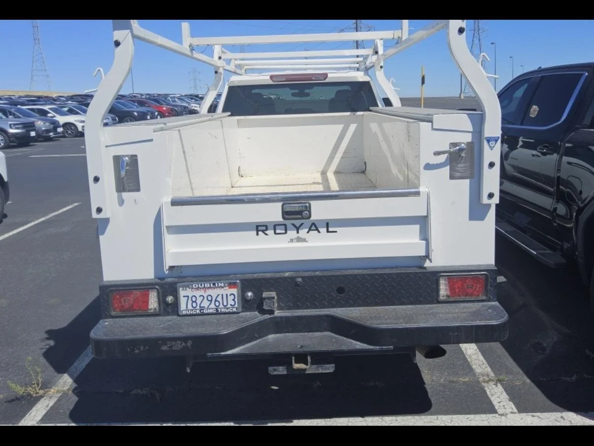 Used 2023 SUMMIT WHITE GMC Pro image 22