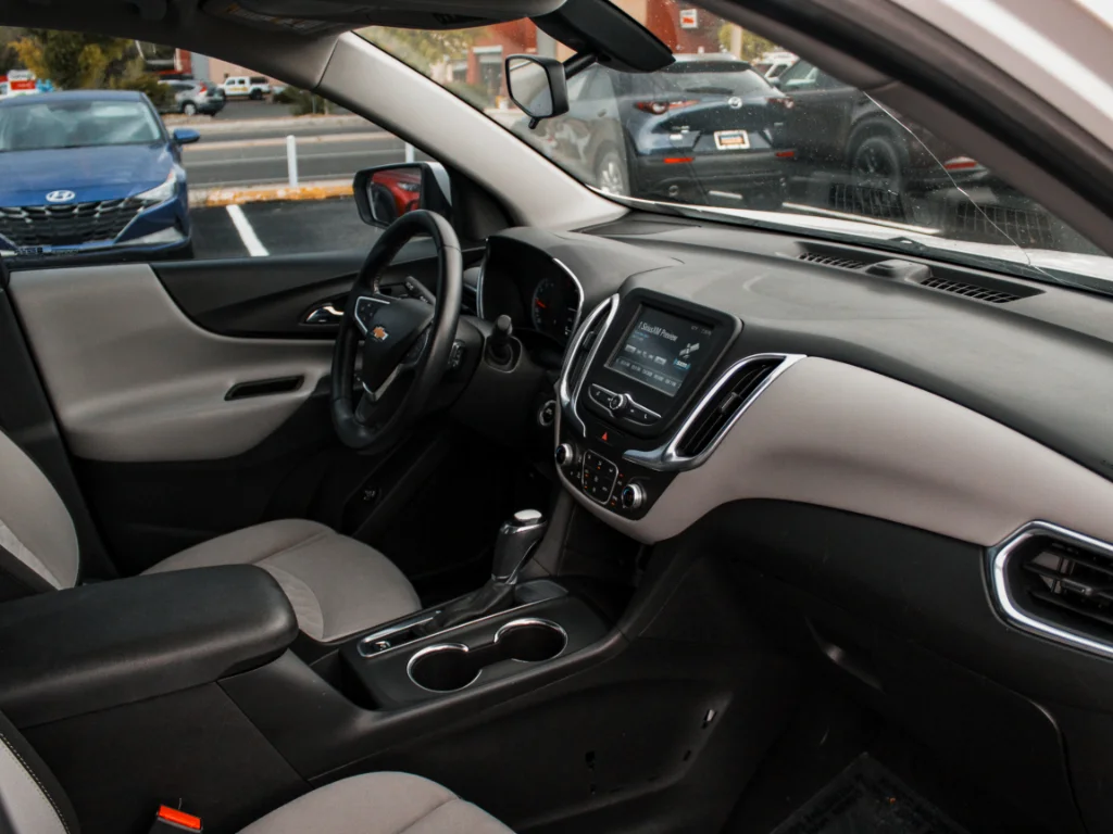 Used 2018 Iridescent Pearl Tricoat Chevrolet LT image 27