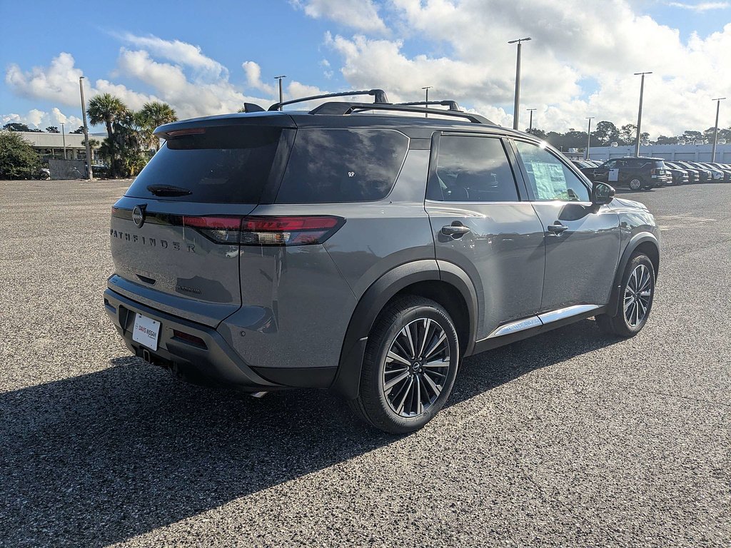 New 2026 Boulder Gray Pearl / Super Black Two-tone Nissan Platinum image 5