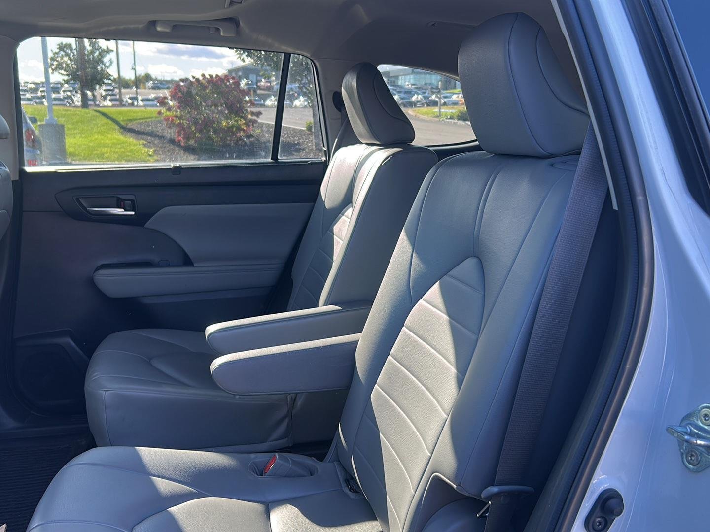 Used 2023 Wind Chill Pearl Toyota XLE image 12
