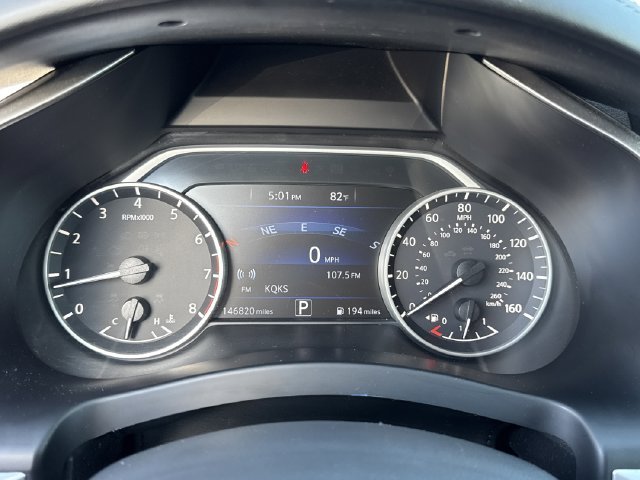 Used 2017 Red Nissan Platinum image 33