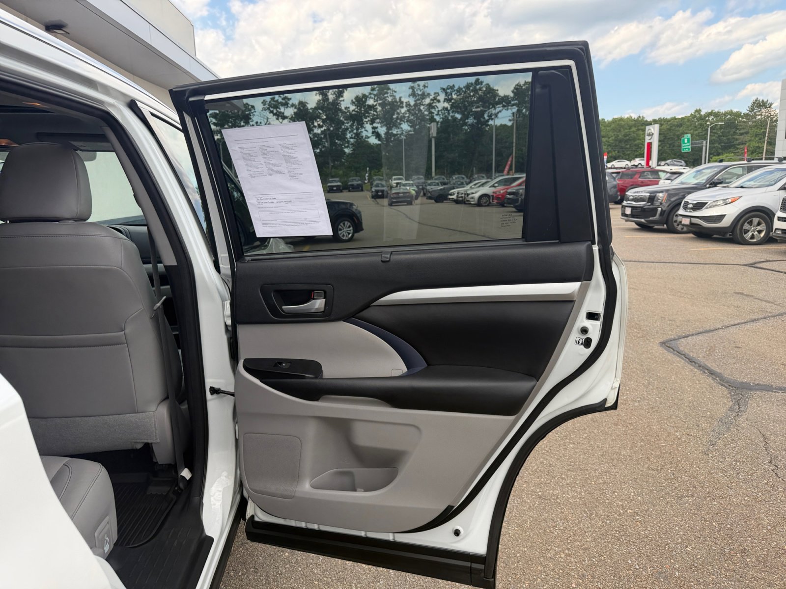 Used 2017 Blizzard Pearl Toyota XLE image 37