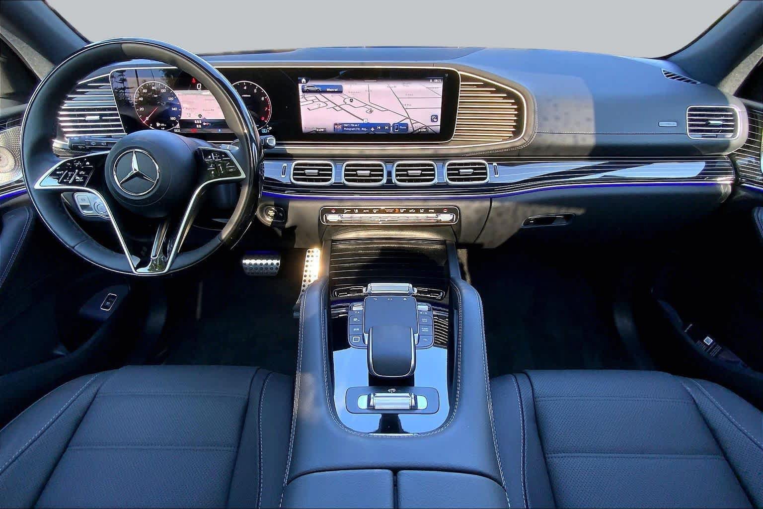 New 2026 MANUFAKTUR Moonlight White Metallic Mercedes-Benz GLS 450 image 5