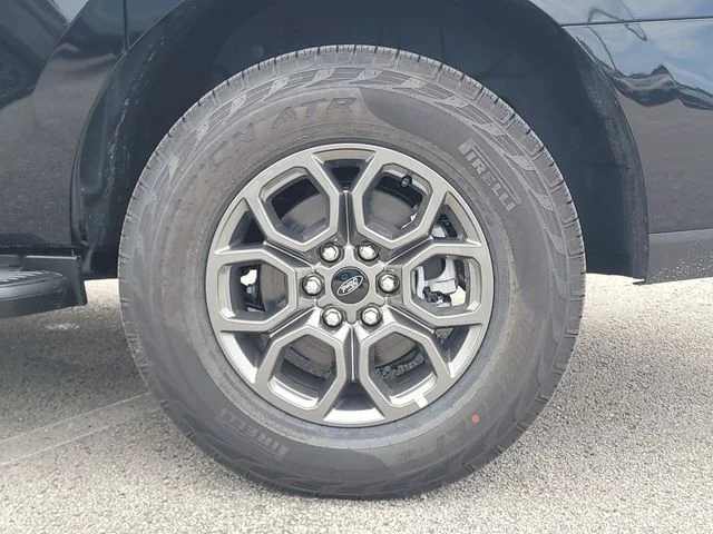 New 2027 Black Metallic Ford Active image 8