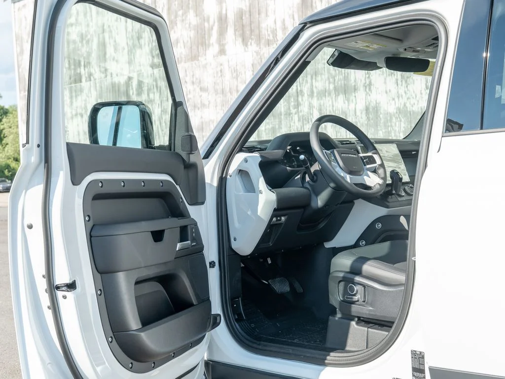 New 2026 Fuji White Land Rover S image 10