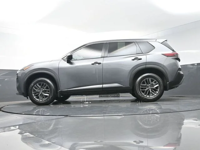 Used 2022 Gray Nissan S image 33