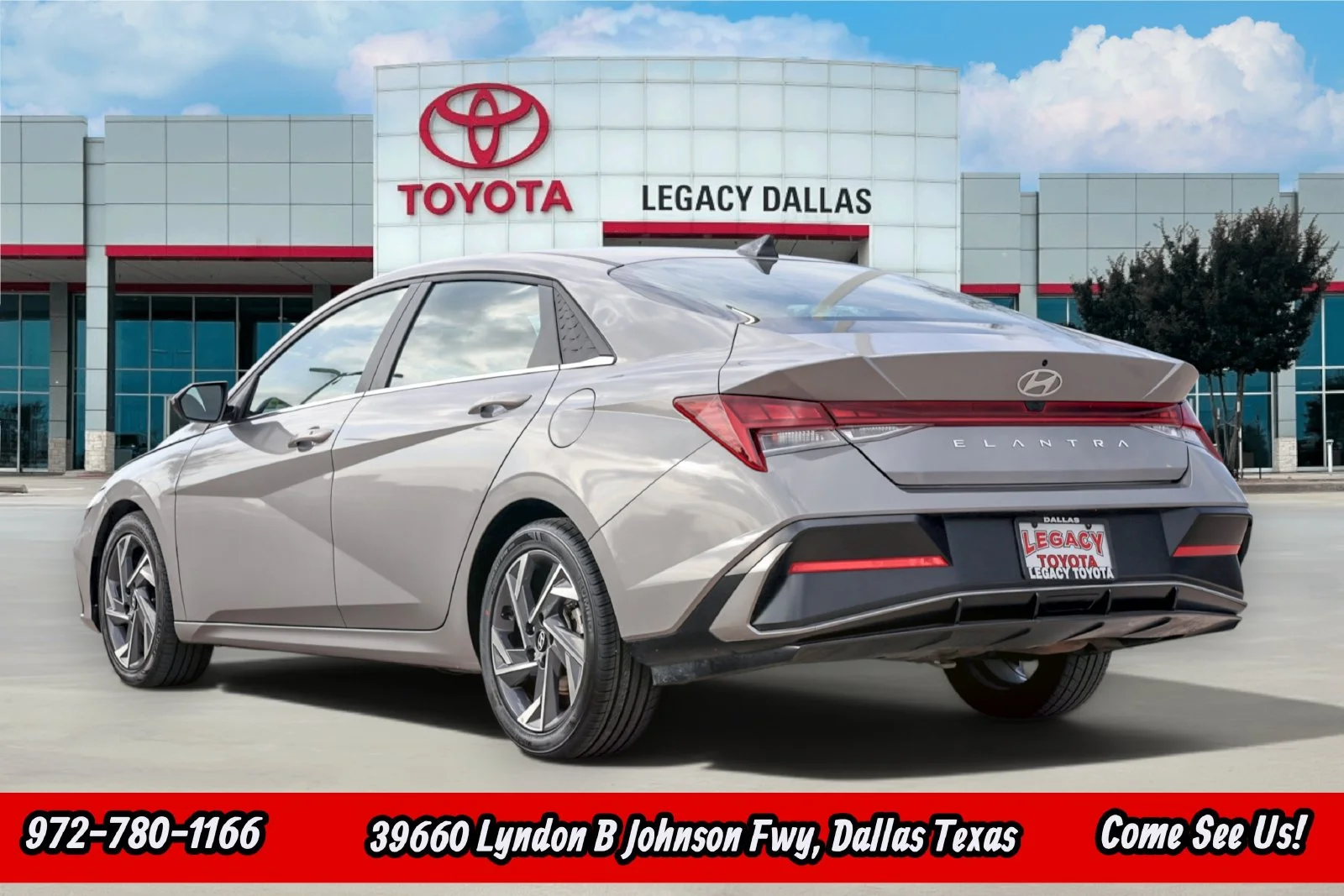 Used 2025 Silver Hyundai SEL Convenience image 8