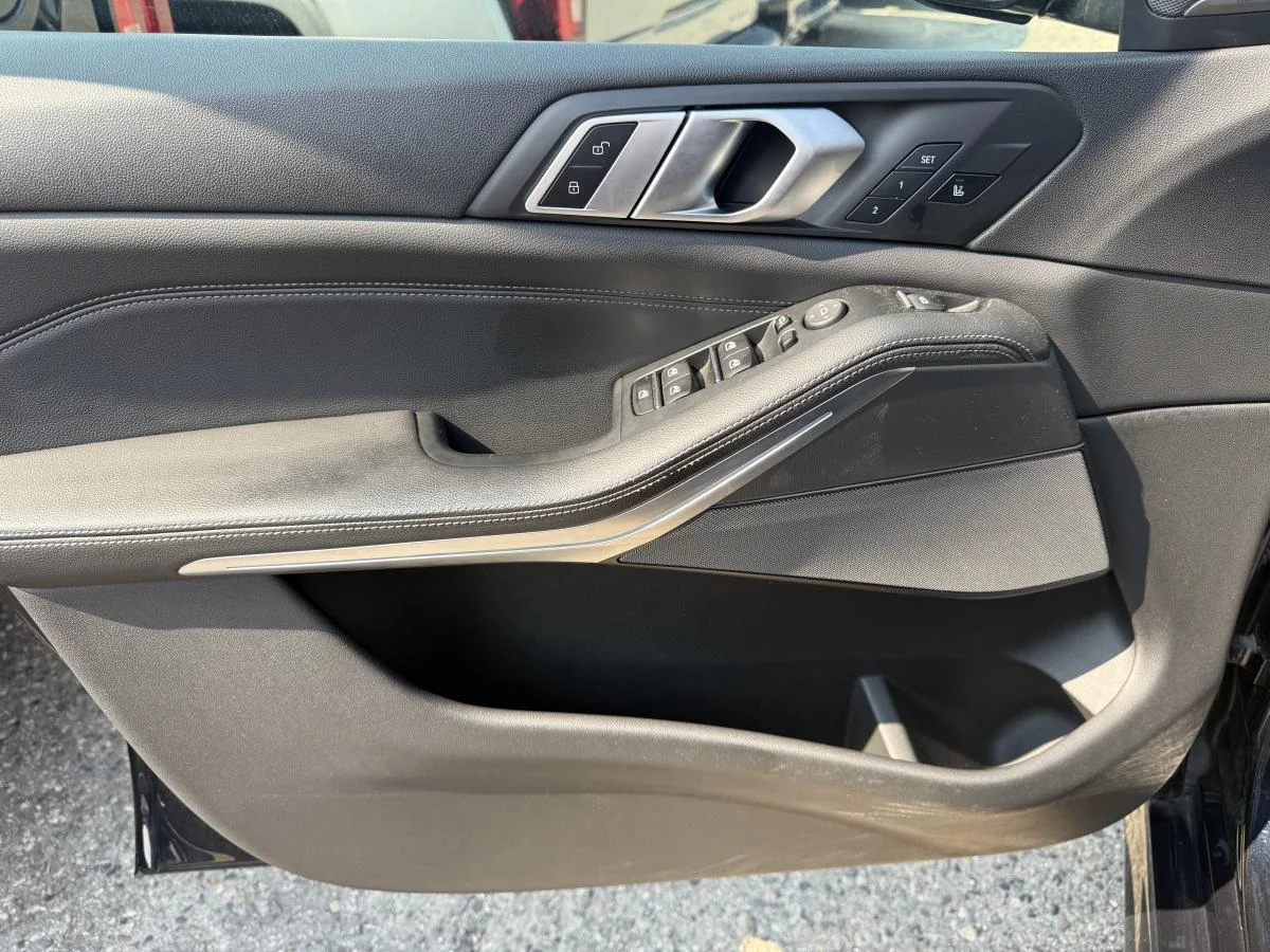 Used 2019 Black BMW xDrive50i Sports Activity Vehicle image 14