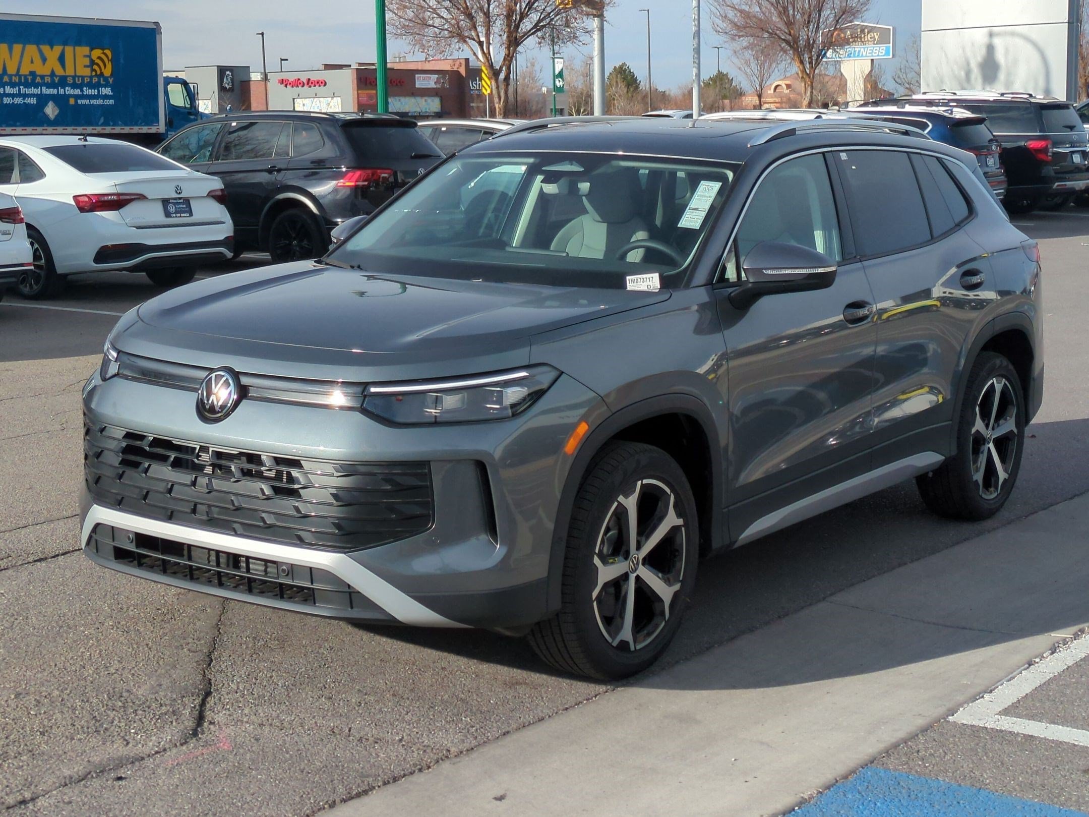 New 2026 Platinum Gray Metallic Volkswagen SE image 8
