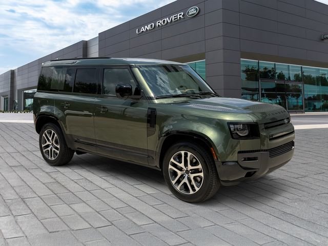 New 2026 Woolstone Green Land Rover X-Dynamic SE image 7