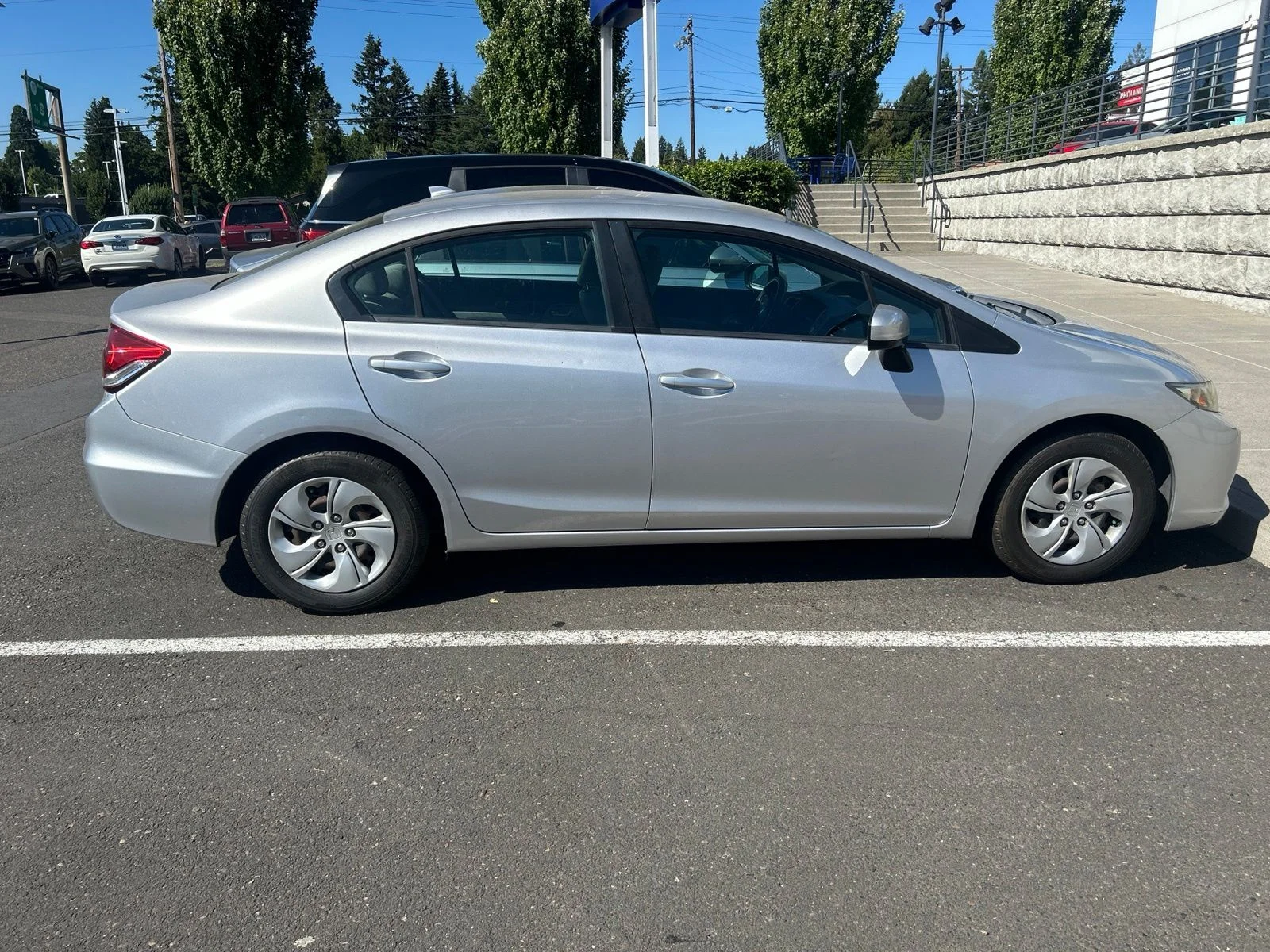 Used 2014 Alabaster Silver Metallic Honda LX image 4