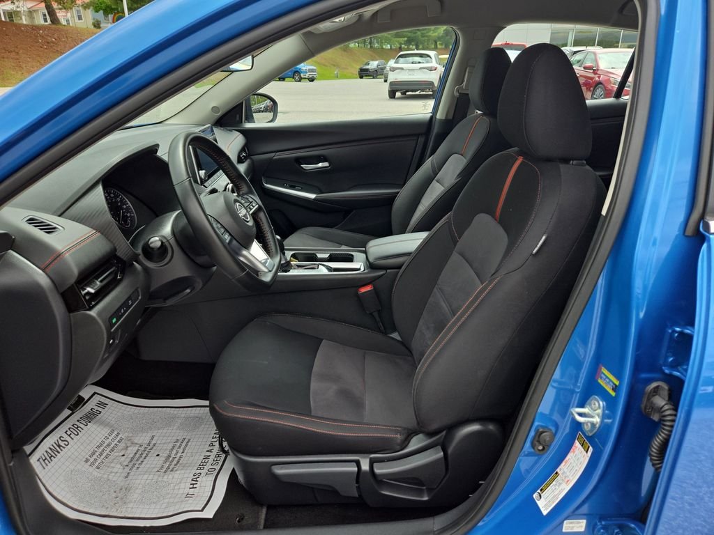 Used 2025 Electric Blue Metallic Nissan SR image 10