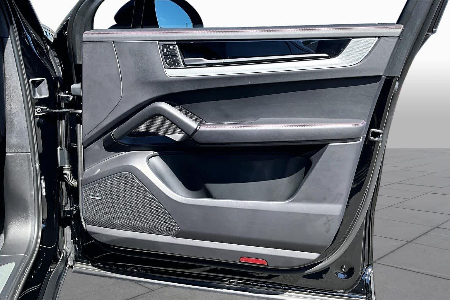 Used 2024  Porsche S image 21