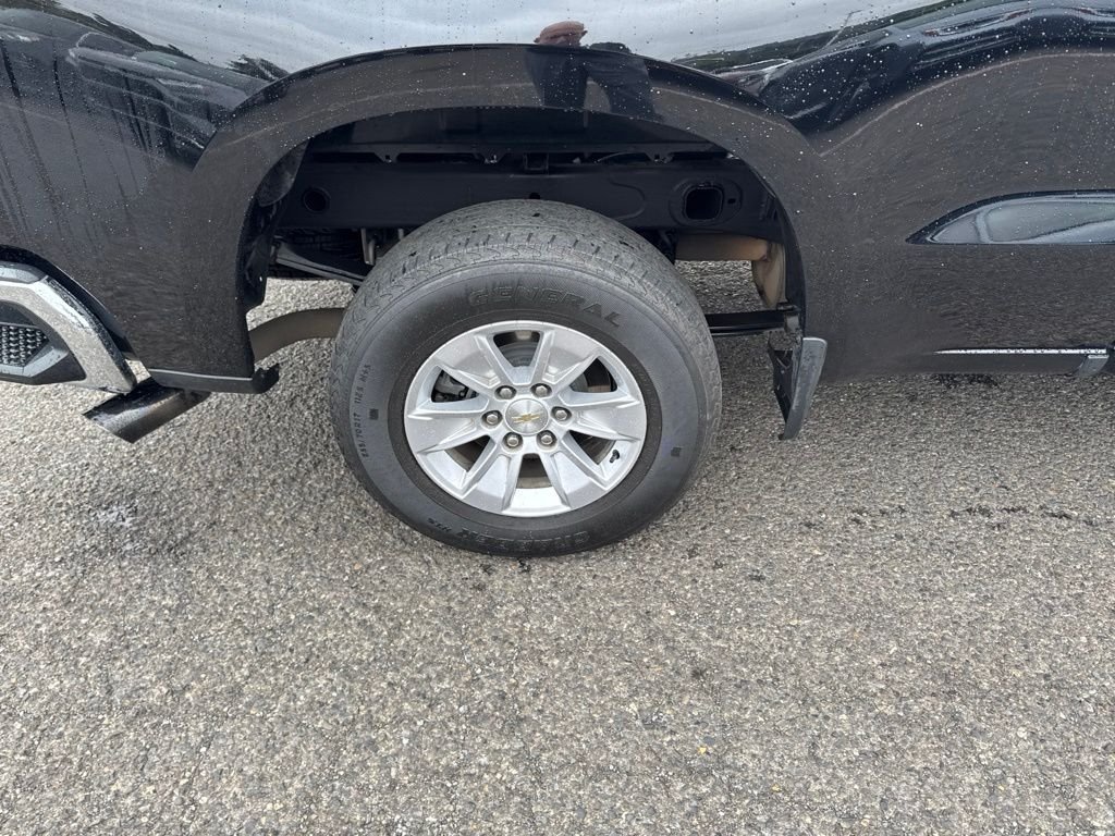 Used 2023 Black Chevrolet LT image 10
