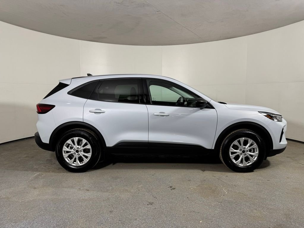 Used 2025 Space Silver Metallic Ford Active image 4