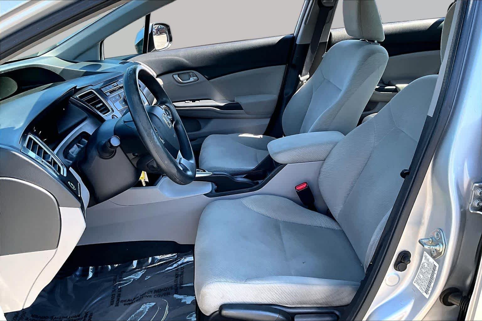Used 2013 Alabaster Silver Metallic Honda LX image 7