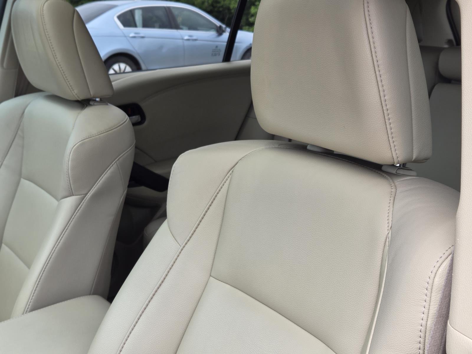 Used 2016 White Diamond Pearl Acura BASE image 33