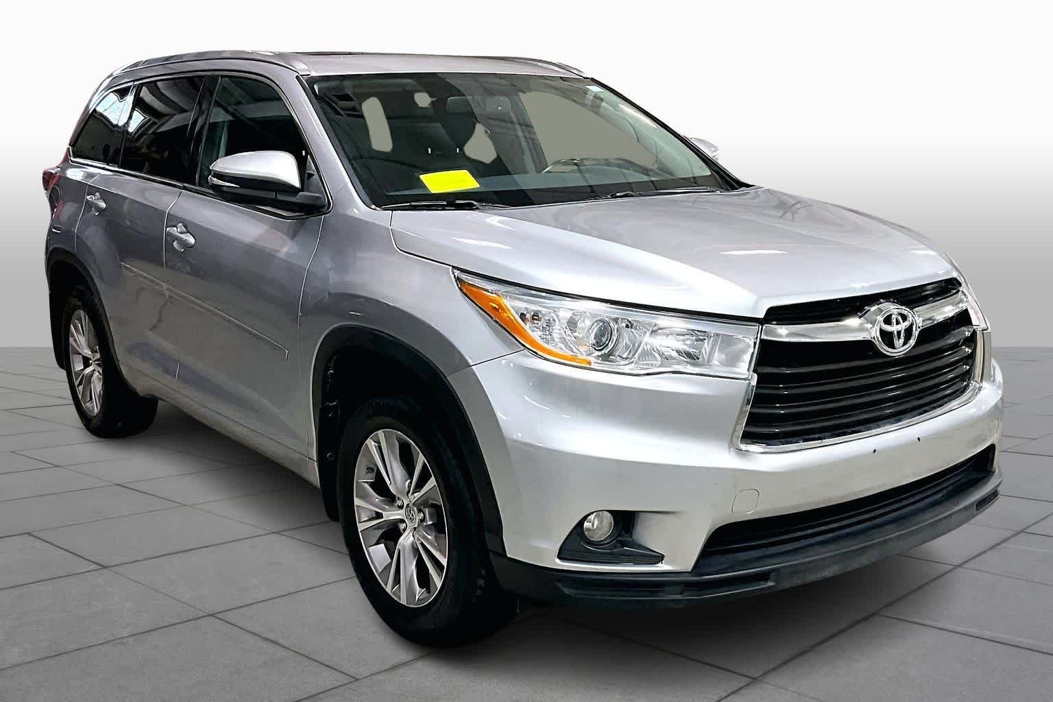 Used 2014 Toyota Highlander XLE with VIN 5TDJKRFH1ES058753 for sale in Hanover, MA