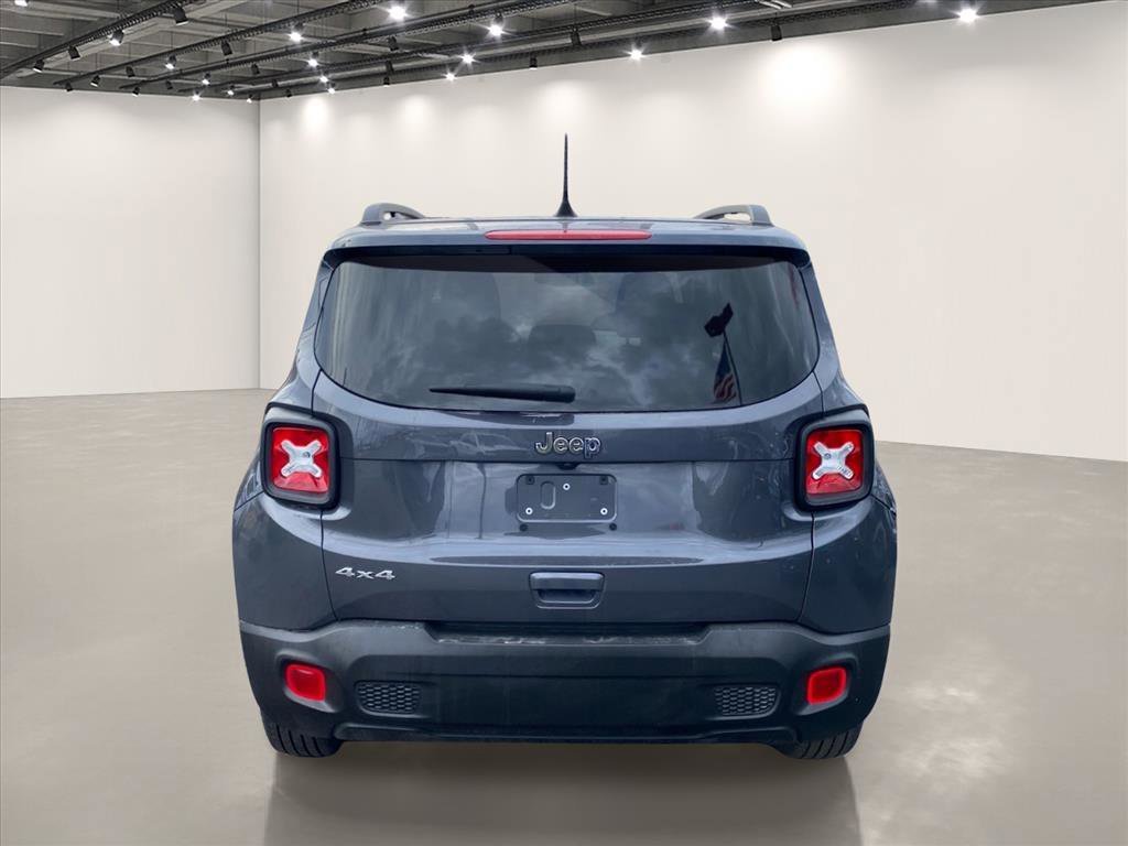 Certified Used 2023 Graphite Gray Jeep Latitude image 6
