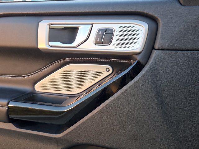 Used 2022 Silver Ford ST image 30