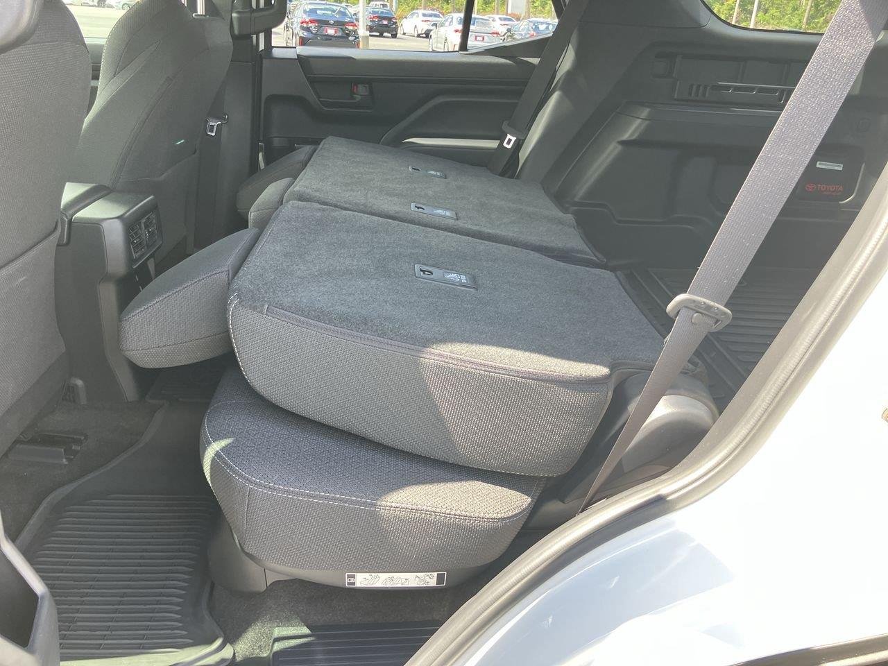 Used 2025 White (Ice Cap) Toyota SR5 image 23