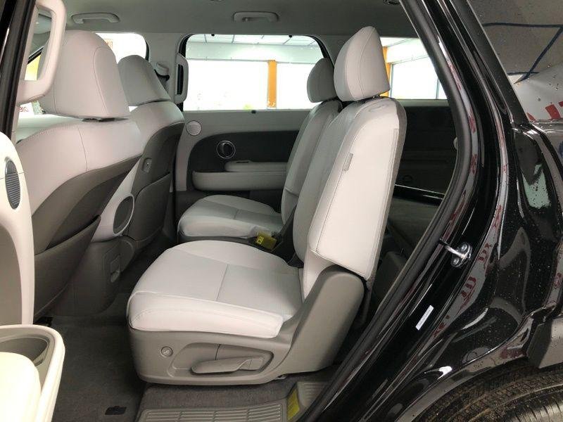 New 2026 Black Hyundai SEL 7P image 16