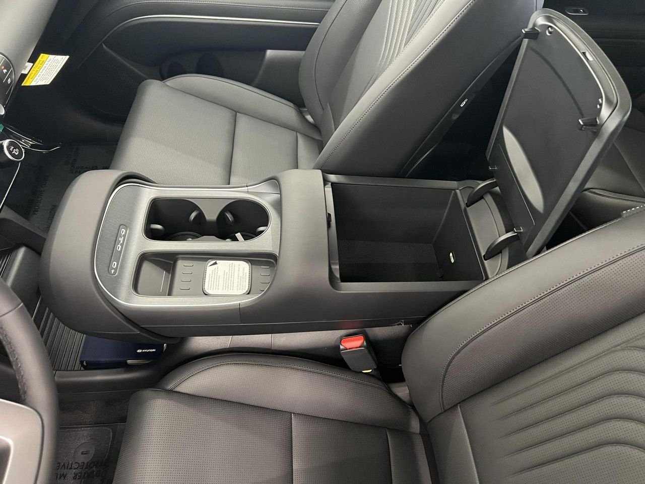 New 2027 Abyss Black Pearl Hyundai SEL 7P image 18