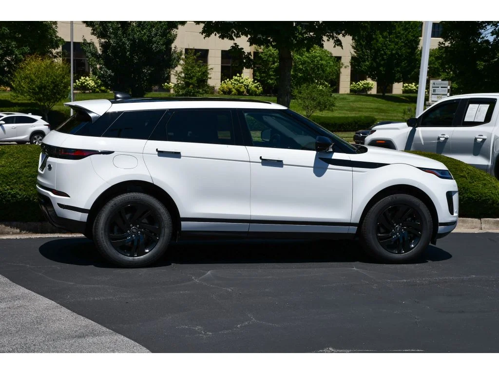 Used 2023 Fuji White Land Rover S image 3